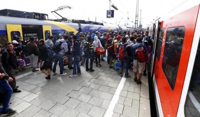 Germany wants migrants with no hope of asylum to be turned away at border