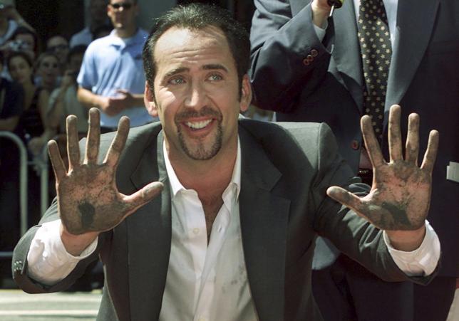Actor Nicolas Cage returns stolen dinosaur skull he bought