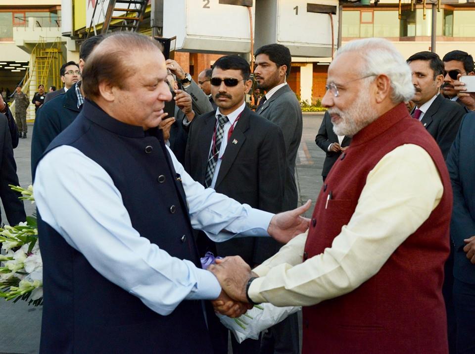 Indian Prime Minister Narendra Modi makes surprise visit to Pakistan