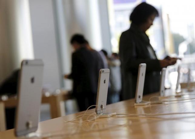 Apple set for slowest ever iPhone sales growth