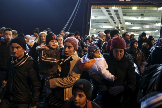 EU gives Greece warning to fix border 'neglect'