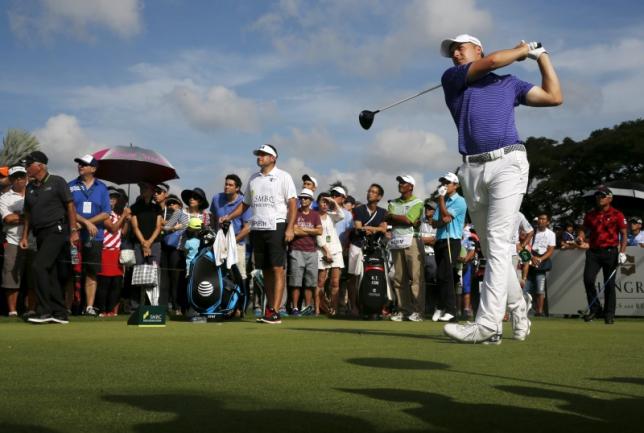 Late bogey leaves Spieth four adrift at Singapore Open