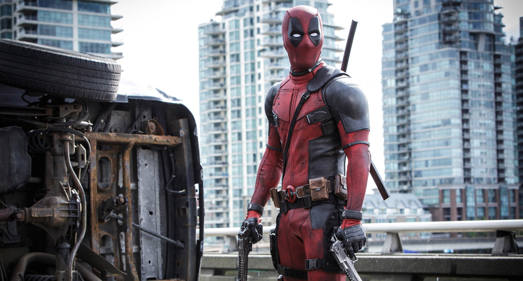 'Deadpool' fans fete movie's opening with cast