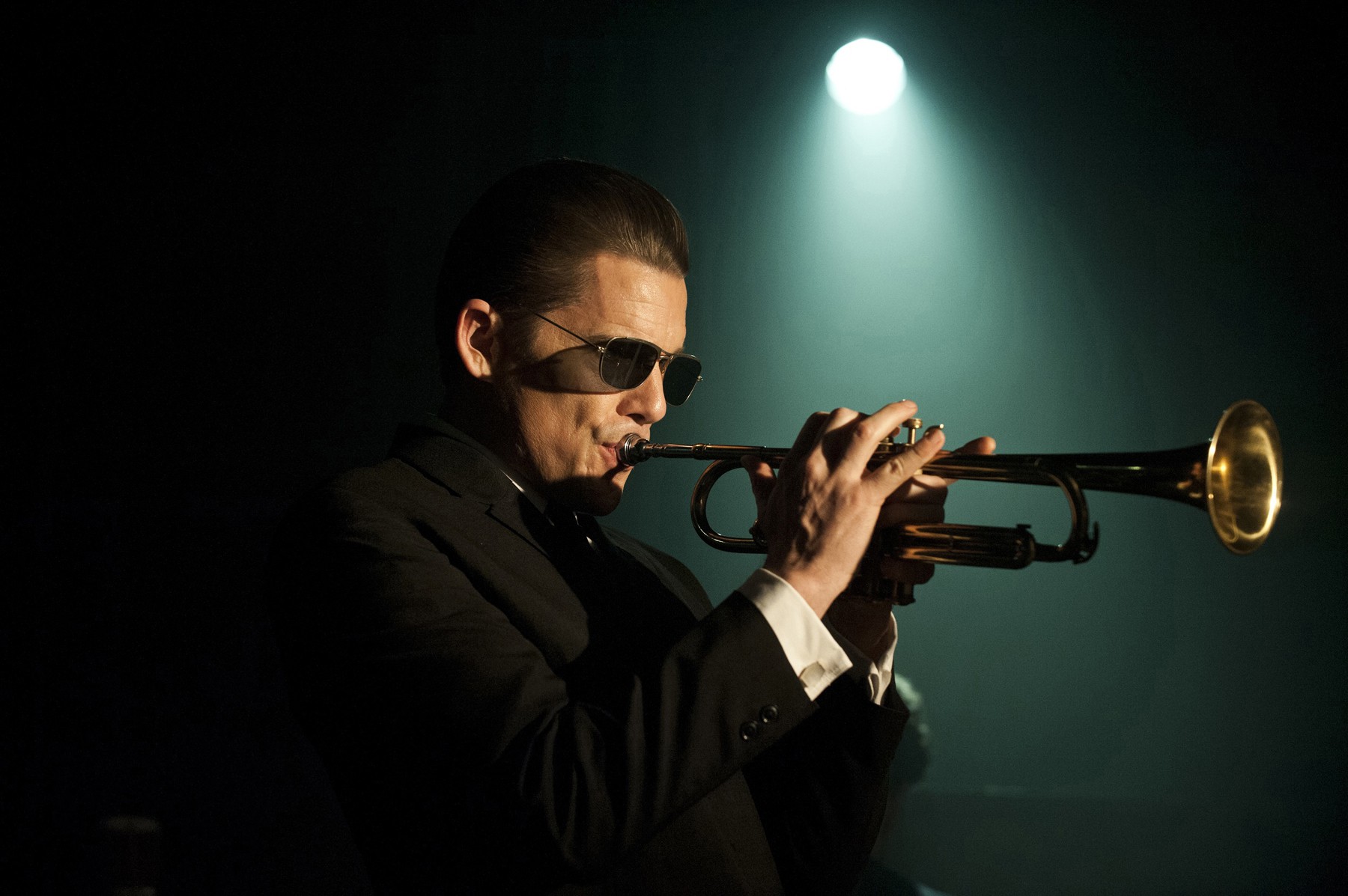 Ethan Hawke portrays Chet Baker in 'Born to Be Blue'