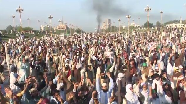 D Chowk sit-in continues on fourth day, Saad Rafiq presents report to PM over dialogues