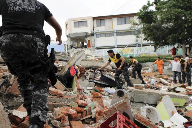 Death toll rises to 350 after Ecuador earthquake