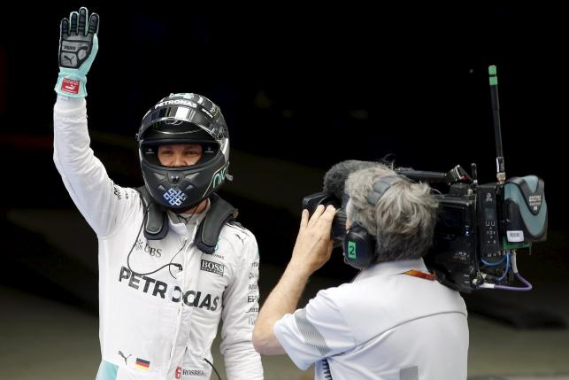 F1 championship leader Rosberg on pole in China, Hamilton at the back