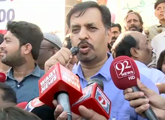 Mustafa Kamal accorded rousing welcome in Karachi areas