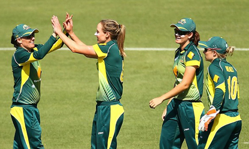 Australia's women cricketers get bumper pay rise