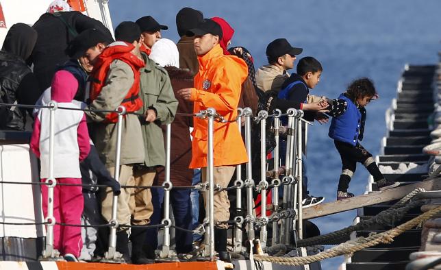Turkey grants temporary protection to Syrians returned from Greek islands