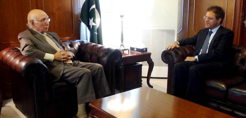 Afghanistan’s Ambassador to Pakistan calls on Sartaj Aziz