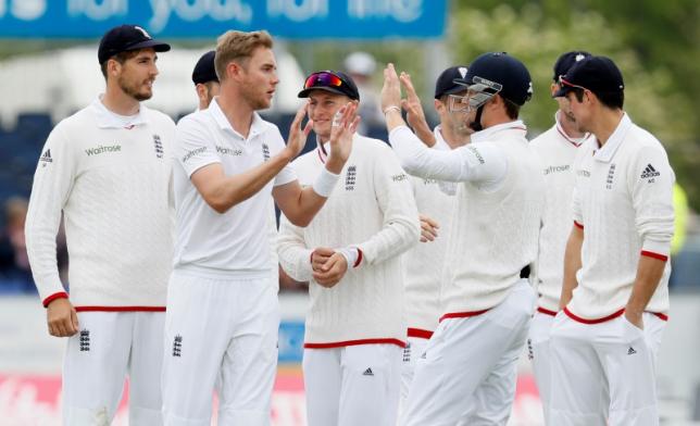 Sri Lanka face a battle after England enforce follow on