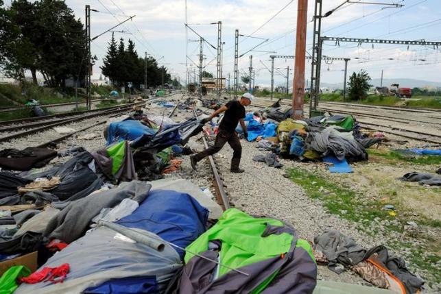 UN urges Greece to improve poor living conditions for refugees