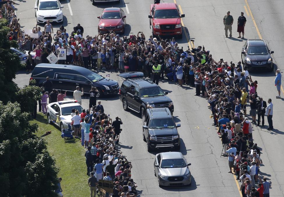 Final goodbye to 'The Greatest' unfolds in Muhammad Ali's hometown