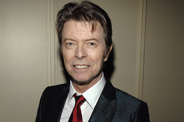 Late rock star David Bowie honored at NY fashion awards ceremony