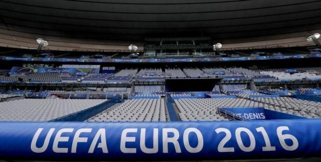 Spotlight back on the pitch for expanded Euros