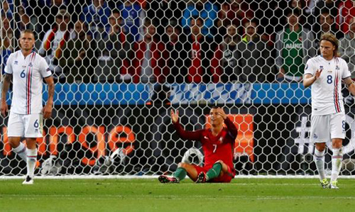Debutants Iceland hold Portugal to shock draw