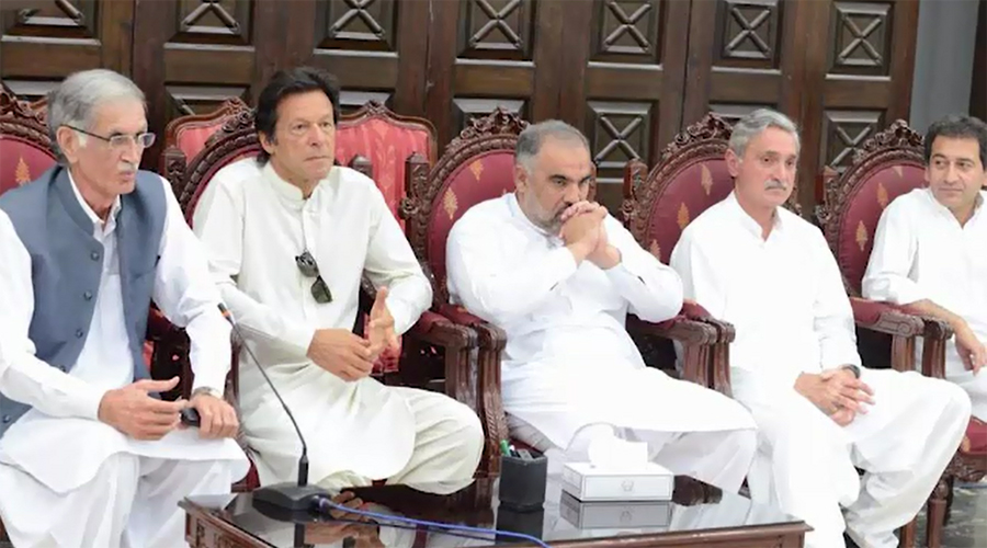 MPAs complain to Imran Khan about KPK CM, ministers