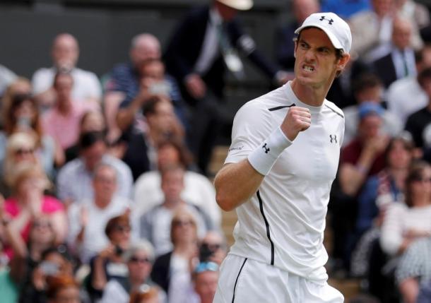 Regal Murray hurries into Wimbledon round three