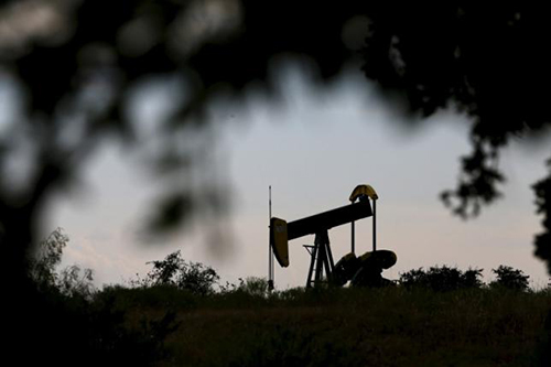 Oil slips on U.S. economy concern, Brent holds near $50