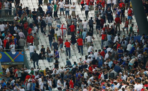 Russians arrested, alcohol banned as France tries to quell Euro fan violence