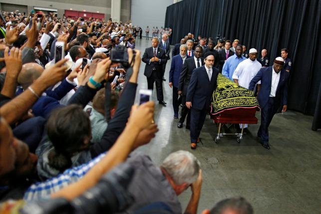 Funeral for Muhammad Ali draws thousands
