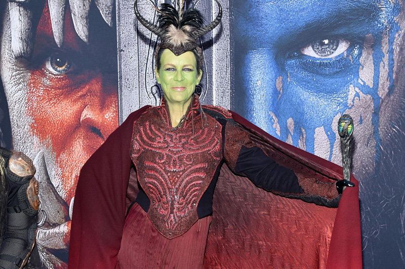 Jamie Lee Curtis turns Orc at 'Warcraft' premiere