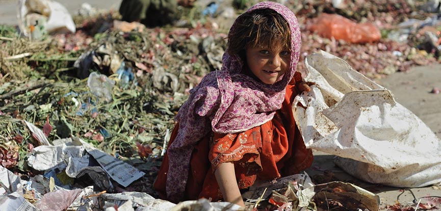 Around 39% Pakistanis living below poverty line: Report