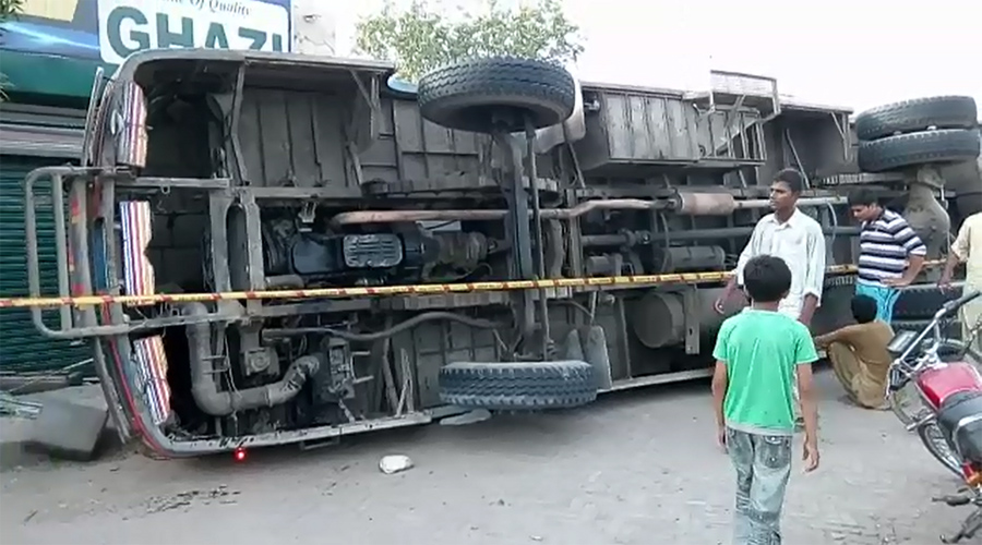 Five dead, 22 injured in coach-truck collision in Hub
