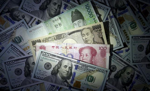 Yen gains as Brexit anxiety rises; Fed meeting looms