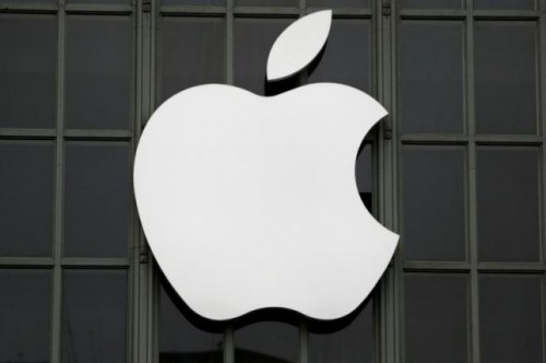 Divided Irish cabinet to meet on whether to fight EU on Apple tax