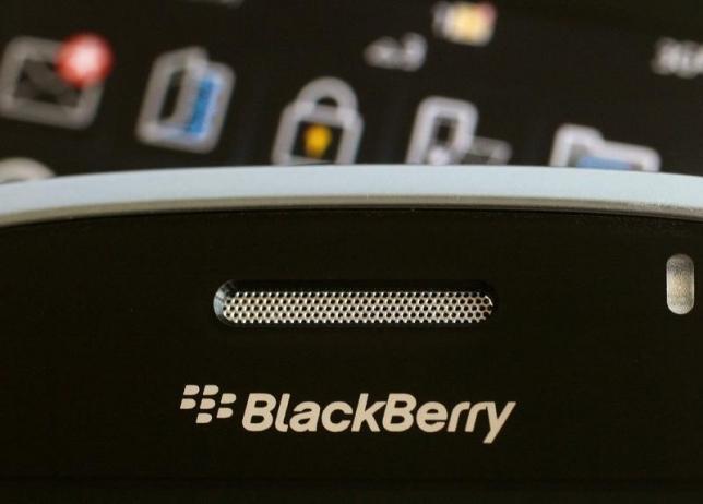 BlackBerry signs US government deals in software push