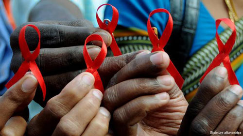 Mozambique myth-busting helpline tries to tackle HIV/AIDS