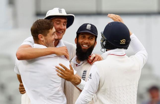 Anderson, Moeen, Woakes bowl England to big win in second Test