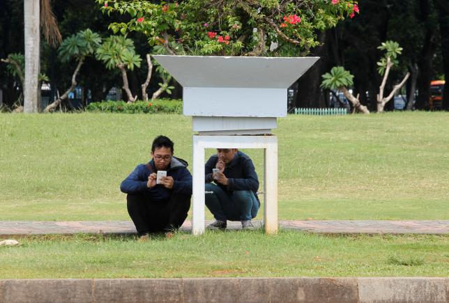 Indonesia shrugs off Pokemon fatwa as gaming fever takes hold