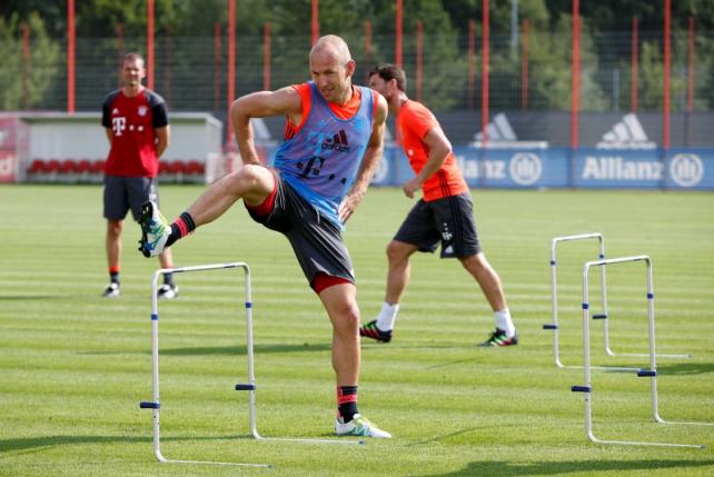 Injured Robben out for six weeks