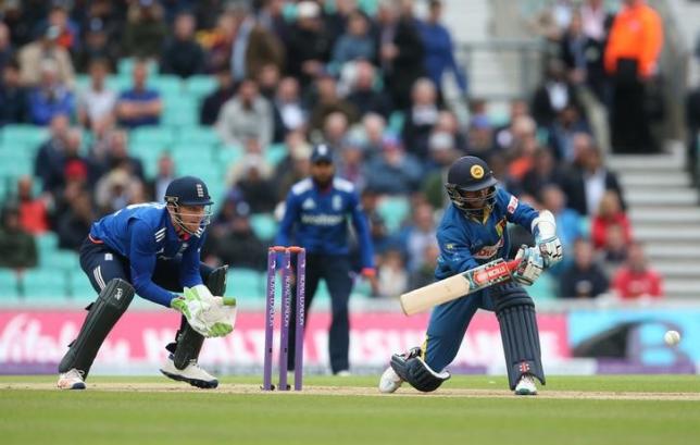 Sri Lanka ahead as Australia wobble in run chase