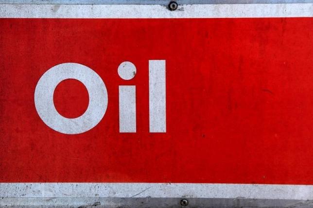 Oil falls below $49 on economic jitters, ample supply