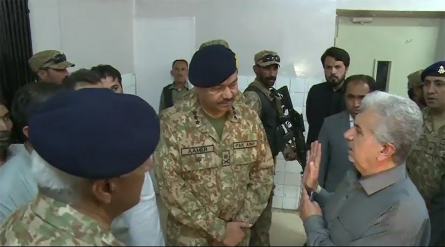 Commander Southern Command Lt-Gen Aamir Riaz visits Quetta Civil Hospital