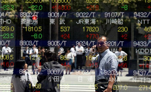 Asia stocks near decade highs on buoyant Wall Street, kiwi rallies