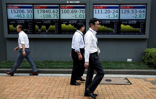 Asian stocks rise as investors hunt for yield; Aussie shines