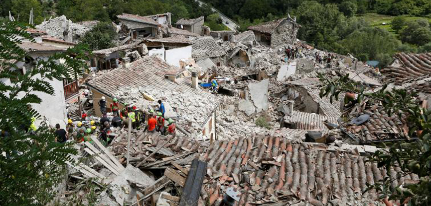 Italy rescuers toil through night seeking quake survivors as death toll hits 250