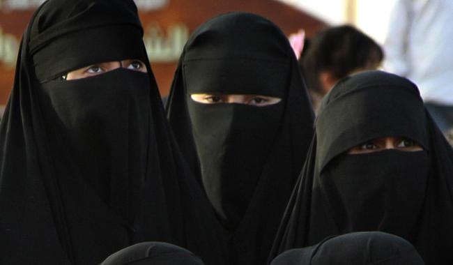 Saudi Arabia says stops three women, seven children from joining Syria war