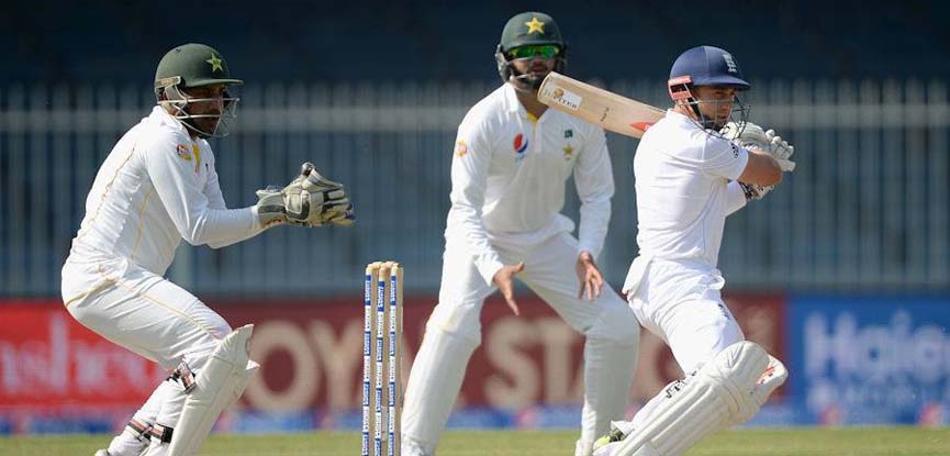 England choose to bat in final test v Pakistan