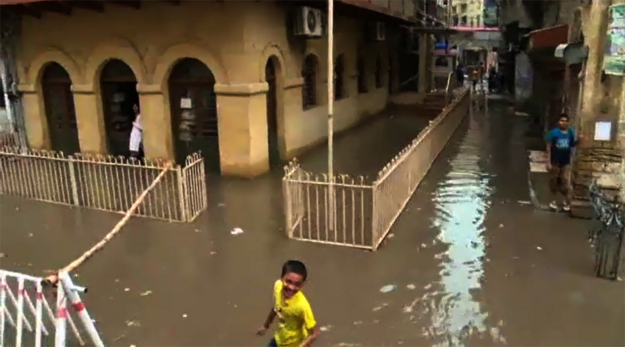 12 die as heavy rain inundates low-lying areas in Karachi