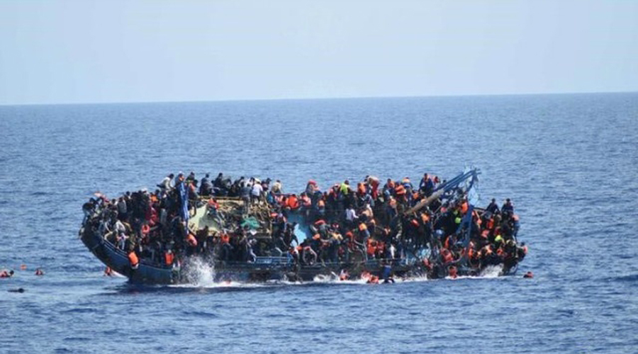 Migrant boat carrying 600 capsizes off Egypt coast killing at least 29