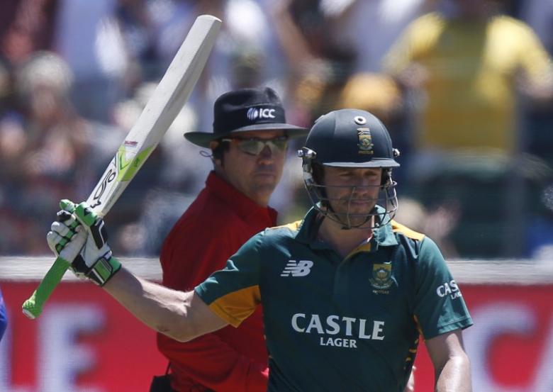 De Villiers back from injury to face Australia