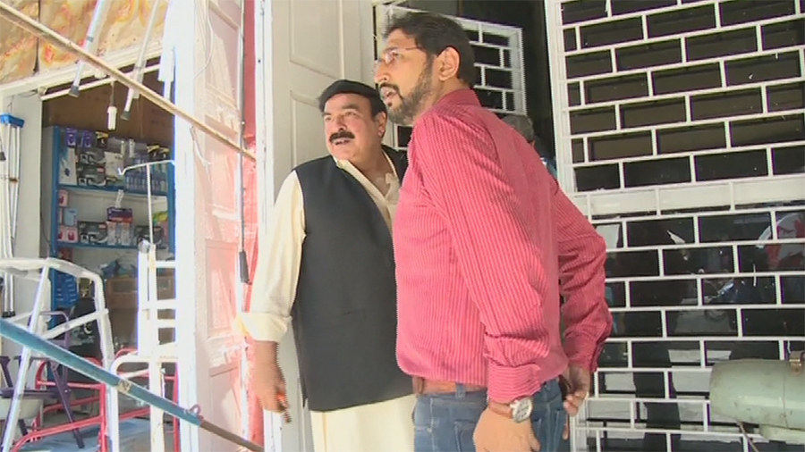 Containers removed from Lal Haveli after Sheikh Rashid's threat