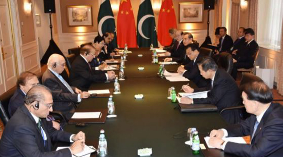 PM Nawaz Sharif informs Chinese counterpart of Indian atrocities in IOK
