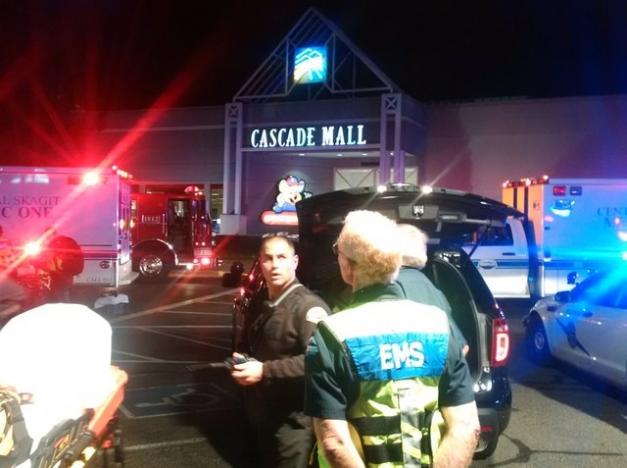 Four dead in shooting at mall in Washington state